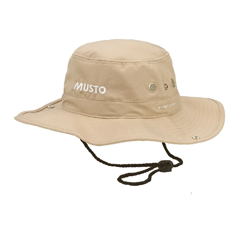 EVOLUTION FAST DRY BRIMMED HAT