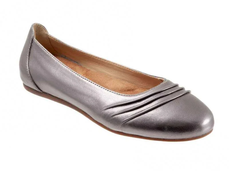 Softwalk Safi - Women's Flat Pewter (033)